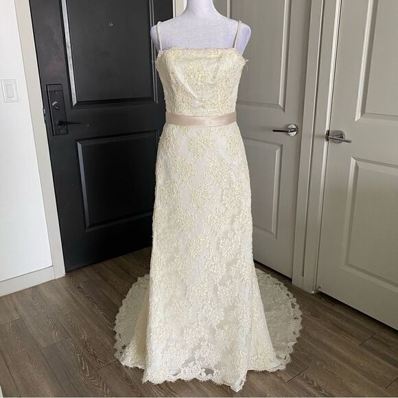 Mary’s Bridal MB8523 Ivory Beaded Lace Wedding Gown Size 6 - Picture 1 of 13